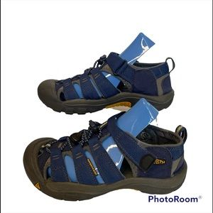 Kid’s KEEN Newport Sandals Blue Waterproof Size 2 Shoes Water Hiking Outdoors